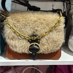 COACH Beat Brown Shoulder Bag In Suede Leather in Excellent Condition